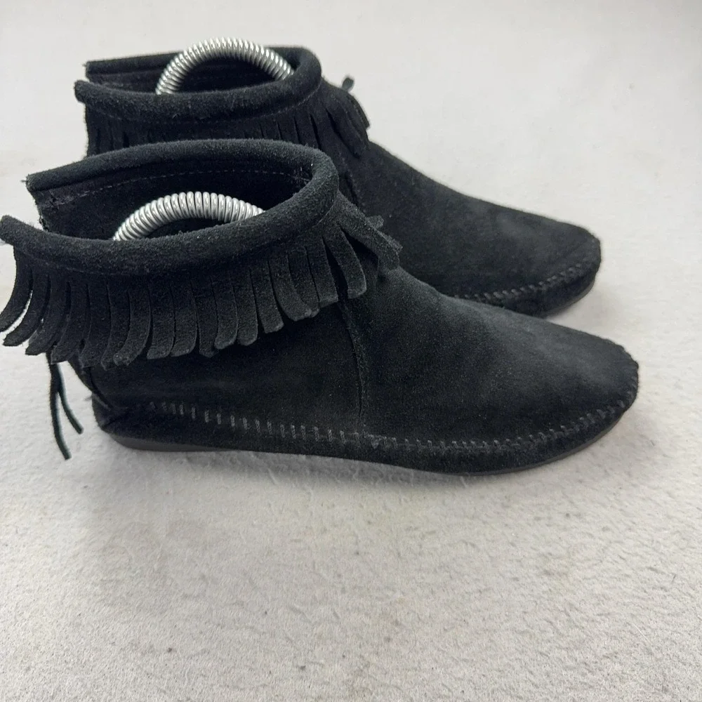 Minnetonka Boots Womens Size 7.5 Black Suede Fringe Ankle Booties Zip 289